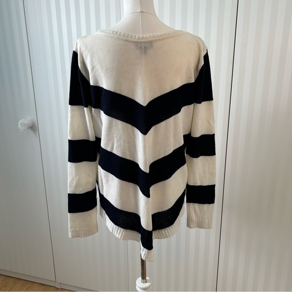 AB Studio black and white chevrons sweater Size XL - Picture 3 of 8